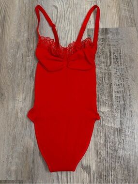 New Skims Seamless Sculpt Lace Thong Bodysuit red Size xsmall